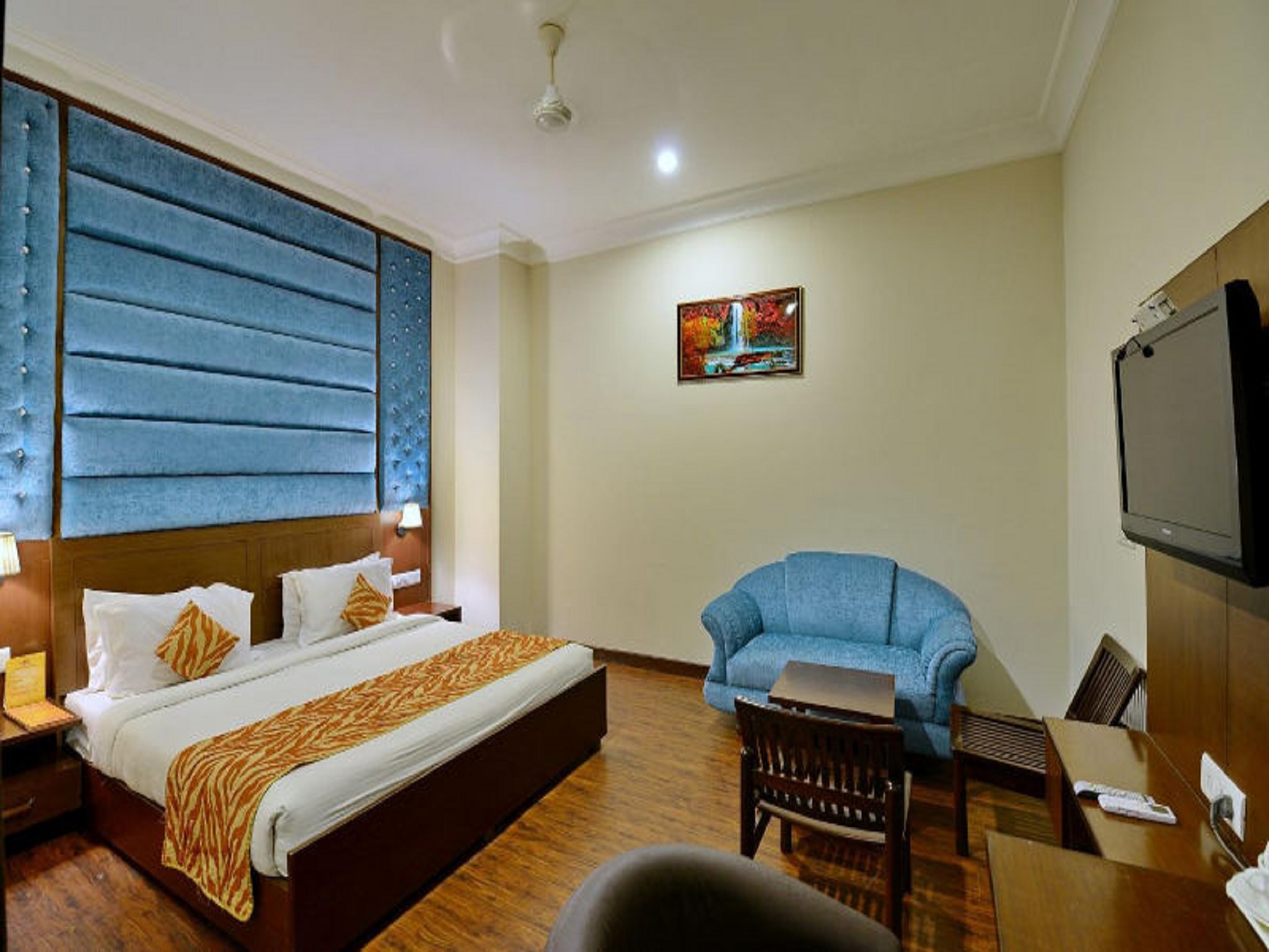 Hotel Kohinoor Palace-Deluxe Room